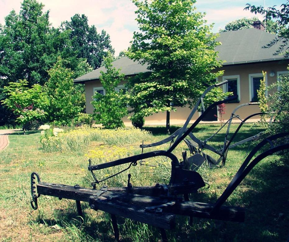 Agroturystyka Pod Modrzewiami Nowy Tomyśl Extérieur photo
