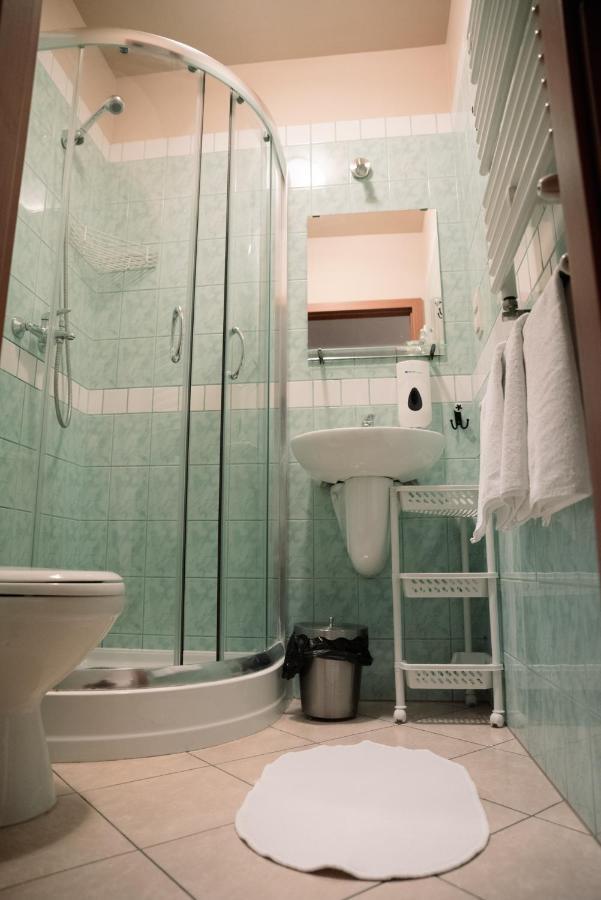 Agroturystyka Pod Modrzewiami Nowy Tomyśl Extérieur photo