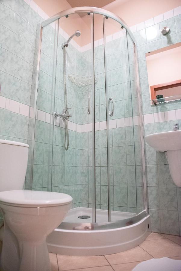 Agroturystyka Pod Modrzewiami Nowy Tomyśl Extérieur photo